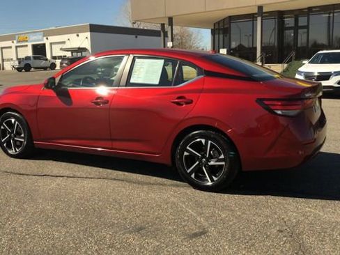 Used 2024 Nissan Sentra SV image 6