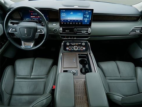 Used 2022 Lincoln Navigator Black Label image 14
