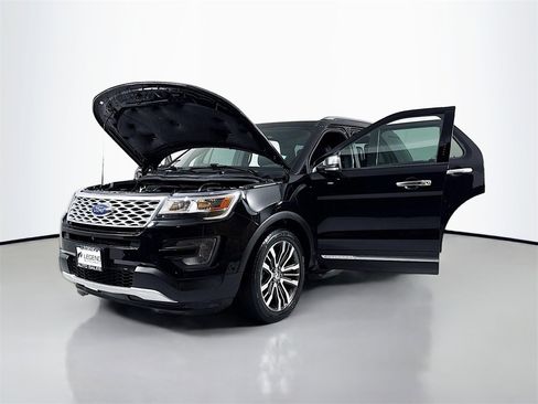 Used 2017 Ford Explorer Platinum image 20