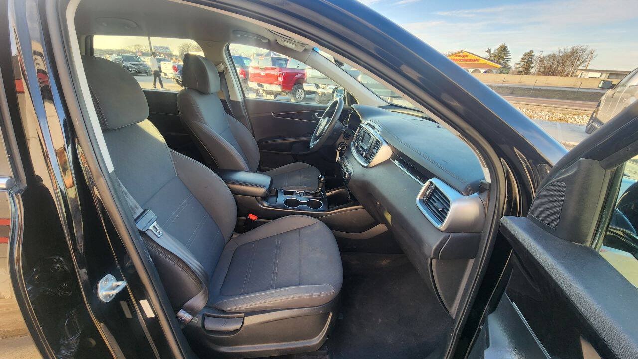 Used 2017 Kia Sorento AWD image 13