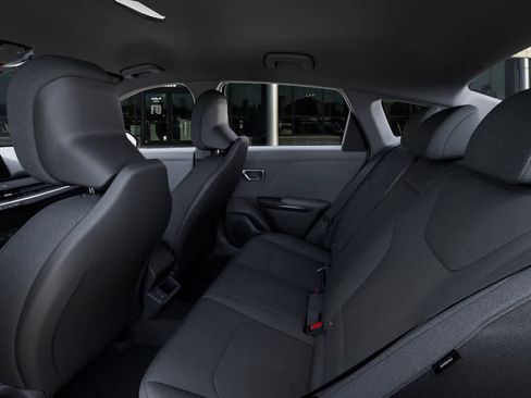 New 2026 Kia K4 LXS image 18