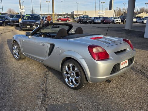 Used 2001 Toyota MR2 image 7