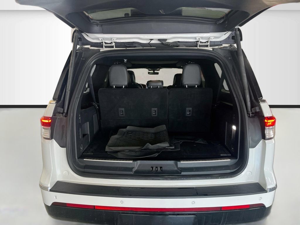 Used 2024 Lincoln Navigator L Black Label AWD/4WD image 29
