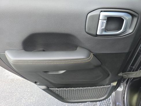 Used 2024 Jeep Wrangler Sahara w/ Safety Group image 10