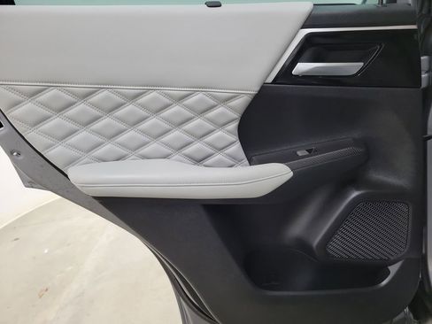 Used 2023 Mitsubishi Outlander SEL image 16