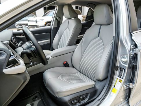 Used 2023 Toyota Camry SE FWD image 30