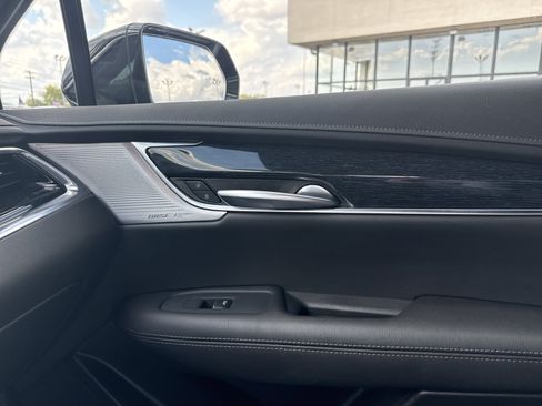 Used 2025 Cadillac XT5 Premium Luxury image 21