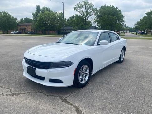 Used 2022 Dodge Charger SXT w/ Leather Interior Group image 2