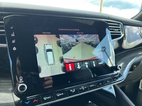 Used 2022 Jeep Wagoneer Series III w/ Convenience Group I image 13