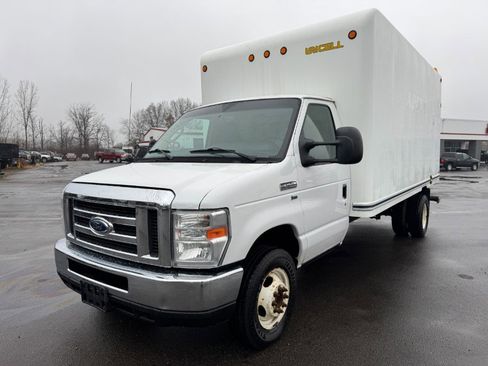 Used 2018 Ford E-450 and Econoline 450 Super Duty w/ Exterior Upgrade Package image 1