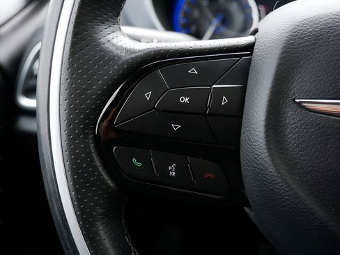 Used 2020 Chrysler Pacifica Limited w/ S Appearance Package FWD image 20