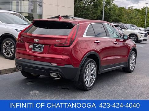 Used 2022 Cadillac XT4 Luxury w/ Cold Weather Package FWD image 7