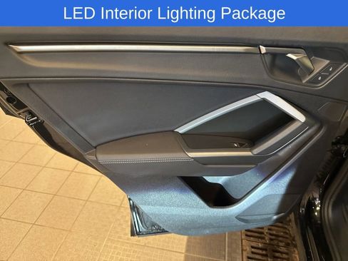 Used 2025 Audi Q3 2.0T Premium image 18