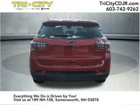 New 2026 Jeep Compass Latitude w/ Sun and Sound Group image 4