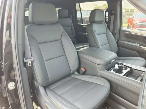 New 2026 Chevrolet Suburban LT w/ Comfort Package AWD/4WD image 17