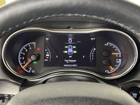 Used 2014 Jeep Grand Cherokee Limited image 19