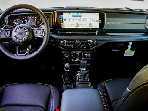 New 2025 Jeep Gladiator Sport image 24