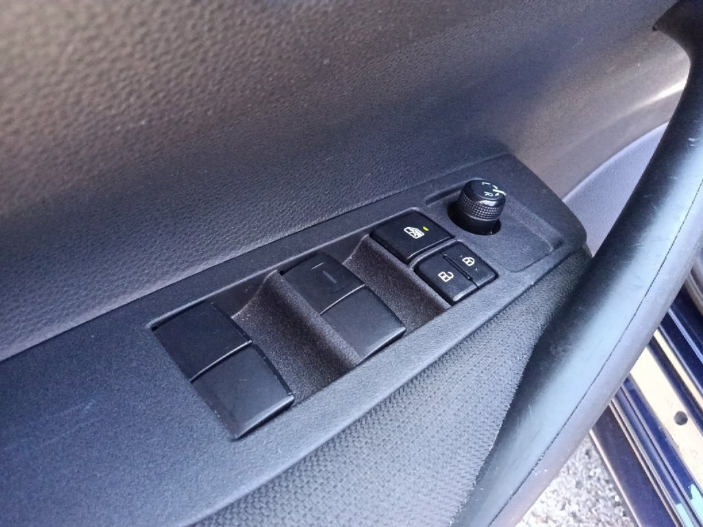 Used 2024 Toyota Corolla LE FWD image 12