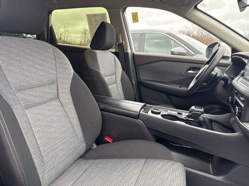 Used 2023 Nissan Rogue SV image 14
