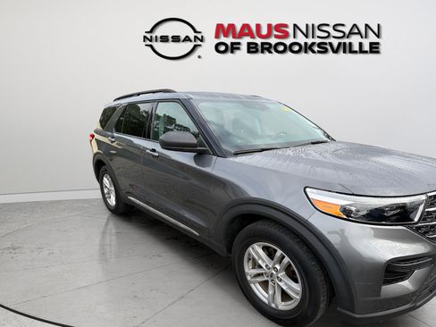 Used 2022 Ford Explorer XLT w/ Class IV Trailer Tow Package RWD image 3