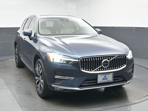 Used 2023 Volvo XC60 B5 Plus w/ Climate Package image 2
