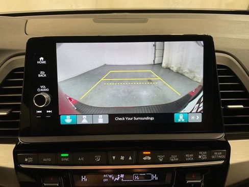 Used 2025 Honda Odyssey Sport-L image 19