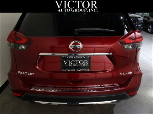 Used 2018 Nissan Rogue SL w/ Premium Package image 10