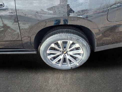 New 2026 Chevrolet Suburban High Country AWD/4WD image 20