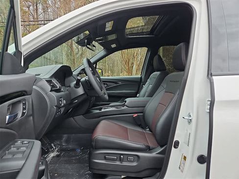 New 2026 Honda Ridgeline Black Edition image 9