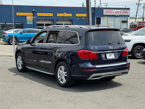 Used 2014 Mercedes-Benz GL 450 4MATIC image 4