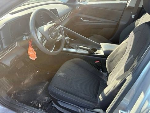 Certified 2021 Hyundai Elantra SE FWD image 15