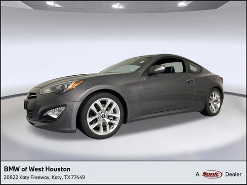Used 2013 Hyundai Genesis 3.8 image 1