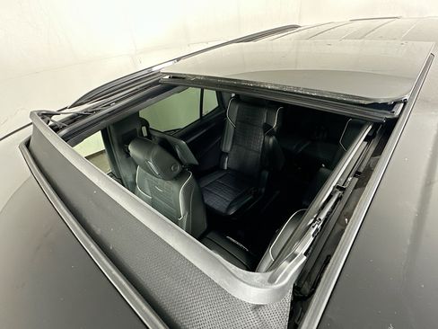 Used 2025 Cadillac Escalade Sport Platinum w/ LPO, Floor Liner Package AWD/4WD image 23