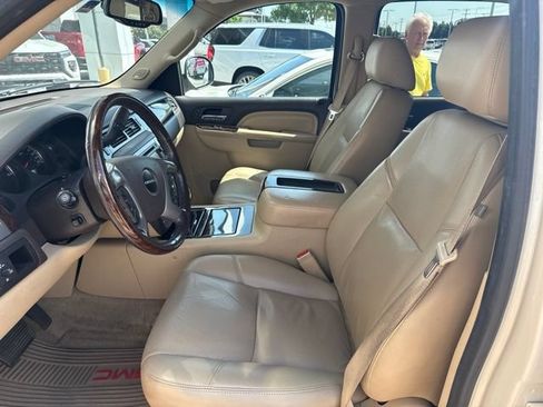 Used 2014 GMC Yukon XL Denali AWD/4WD image 10