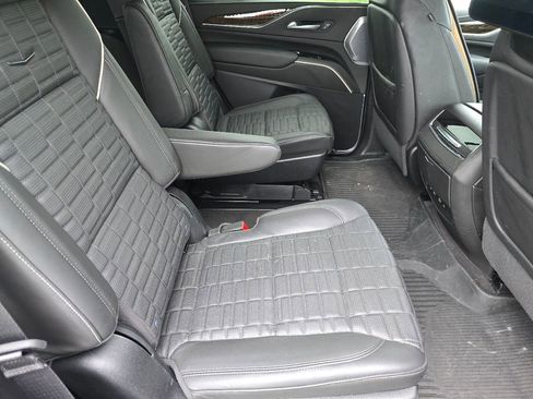Used 2024 Cadillac Escalade Sport Platinum w/ LPO, ONYX Package AWD/4WD image 17