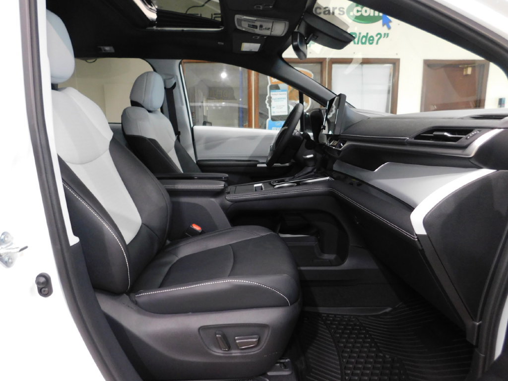 Used 2026 Toyota Sienna XSE AWD/4WD image 67