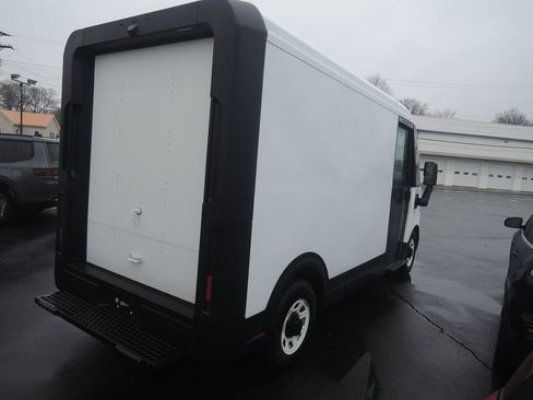 Used 2024 Chevrolet Brightdrop 400 w/ Commercial Equipment Package image 6