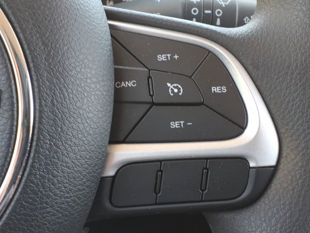 Used 2023 Jeep Renegade Latitude AWD/4WD image 29