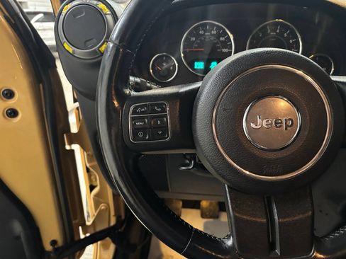 Used 2014 Jeep Wrangler Unlimited Sport w/ Quick Order Package 23S AWD/4WD image 12
