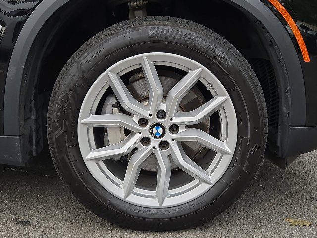 Used 2021 BMW X5 xDrive40i w/ Premium Package AWD/4WD image 9