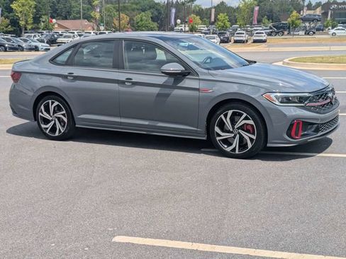Used 2023 Volkswagen Jetta GLI Autobahn FWD image 2