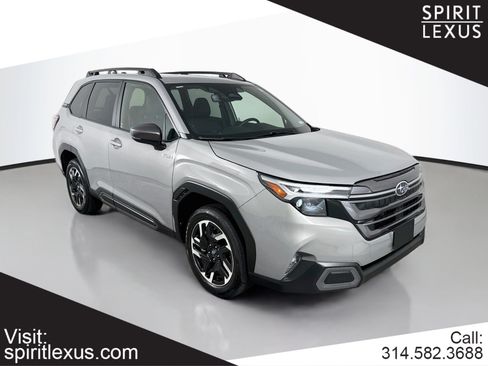 Used 2025 Subaru Forester Limited AWD/4WD image 1
