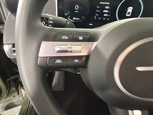 Used 2025 Hyundai Santa Cruz SEL AWD/4WD image 16