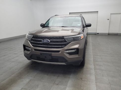Used 2021 Ford Explorer XLT w/ Equipment Group 202A AWD/4WD image 15