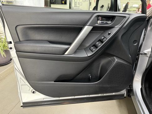 Used 2015 Subaru Forester 2.5i Limited image 10