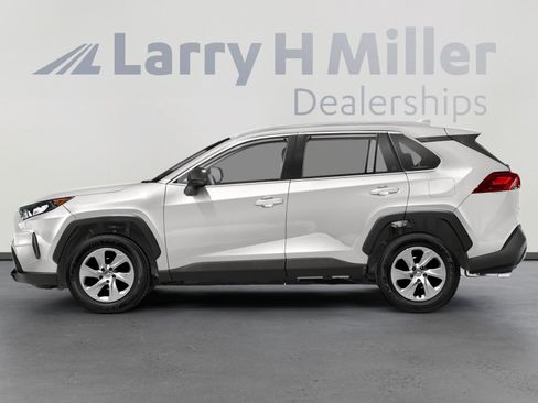 Used 2021 Toyota RAV4 LE w/ Carpet Mat Package (TMS) image 3