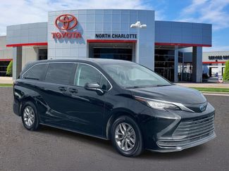 Used 2022 Toyota Sienna LE FWD 360° Tour