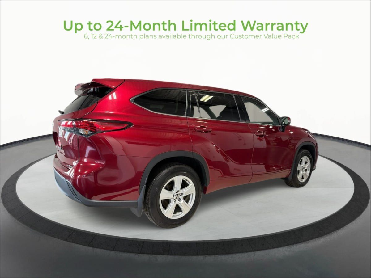 Used 2022 Toyota Highlander LE AWD/4WD image 7