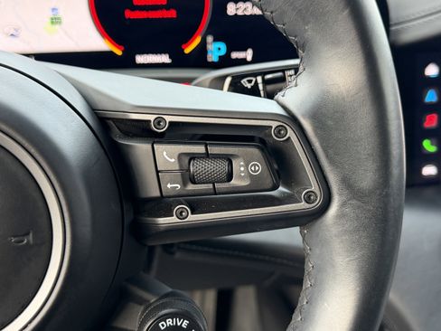 Used 2024 Porsche Taycan image 25