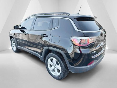 Used 2018 Jeep Compass Latitude w/ Popular Equipment Group AWD/4WD image 8